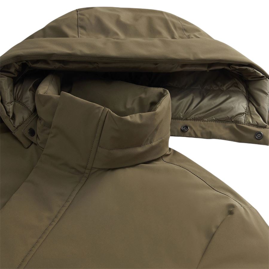 Giacca in nylon elasticizzato imbottita con cappuccio rimovibile Woolrich | CFWOOU0929614